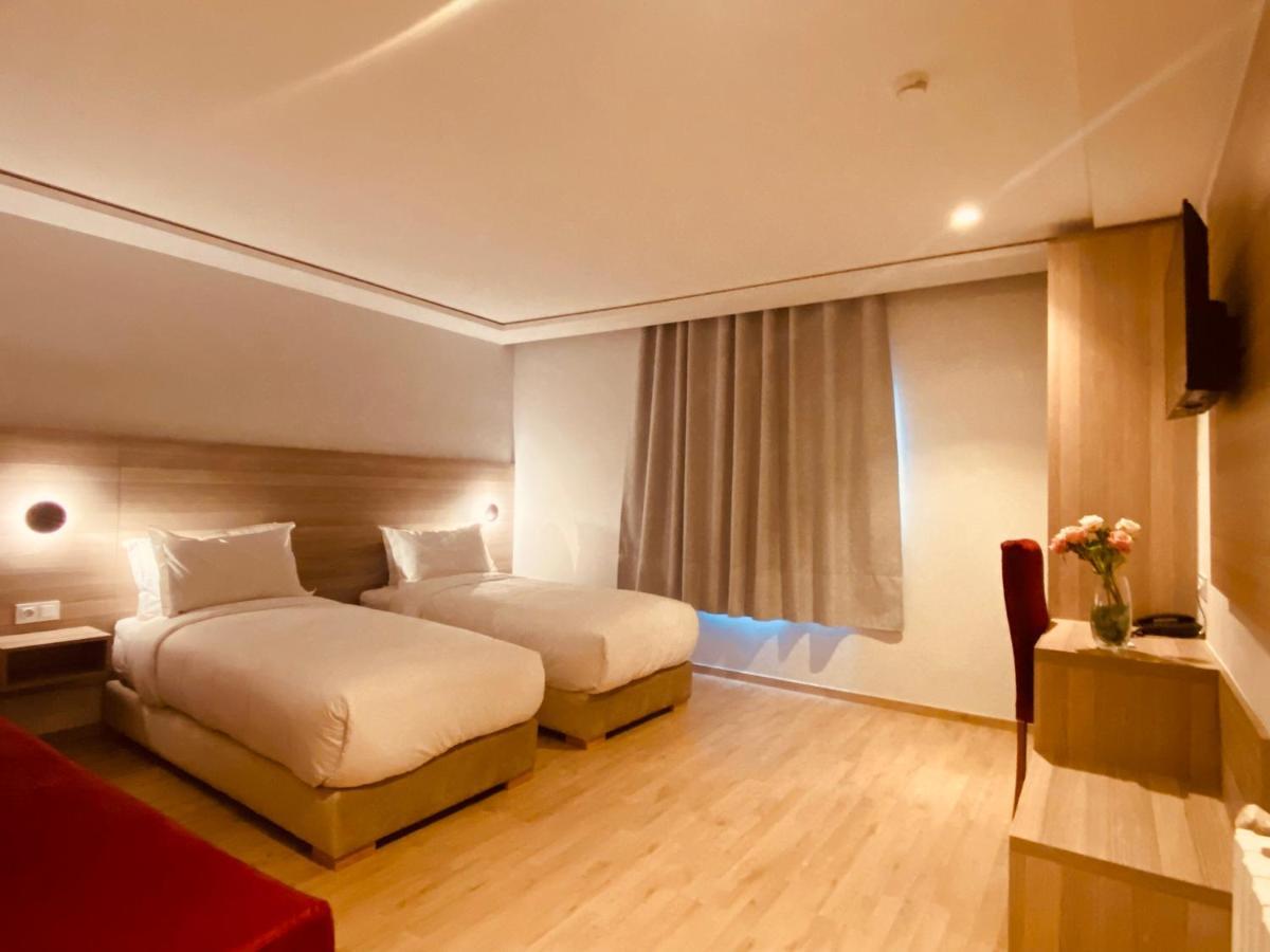 אוג'דה Fajr Hotel מראה חיצוני תמונה
